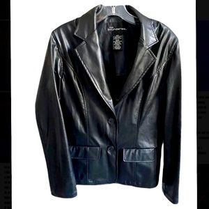 Women’s / Juniors Medium Faux Leather Jacket